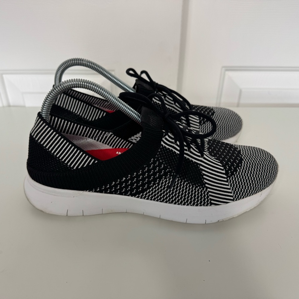 FITFLOP MARBLEKNIT Black White Stretch Knit Mesh Wedge Sneakers‎ Size 8